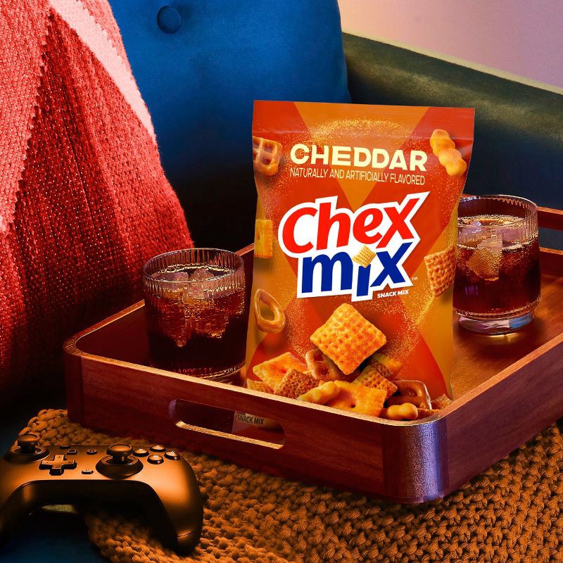 slide 5 of 9, Chex Mix Cheddar Large - 13.5oz, 13.5 oz
