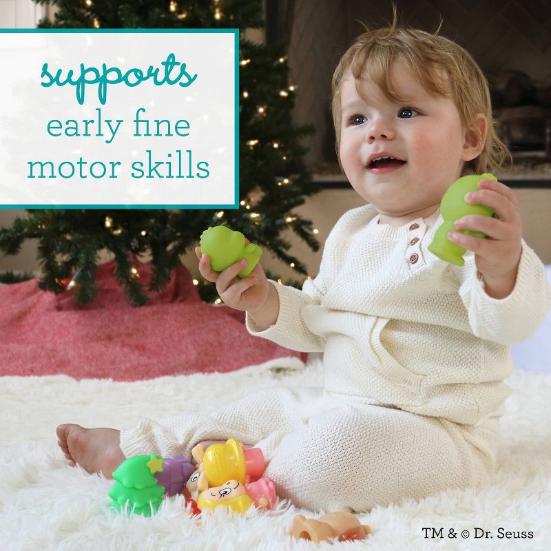 slide 5 of 10, Infantino Baby Grinch Bath Toy Gift Set - Christmas, 1 ct