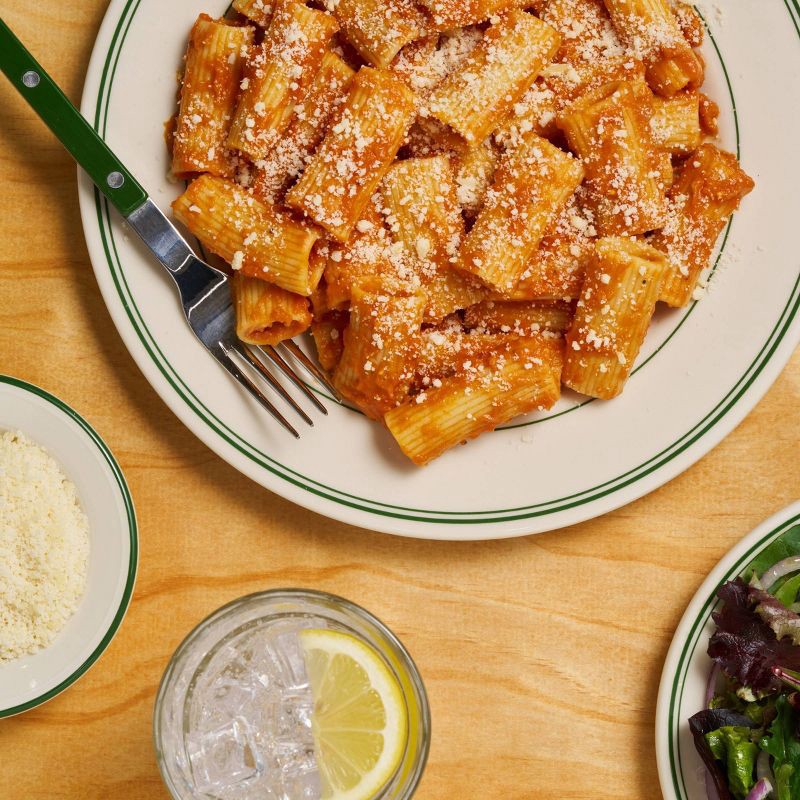 slide 4 of 7, Sauz Creamy Calabrian Vodka Sauce - 25oz, 25 oz