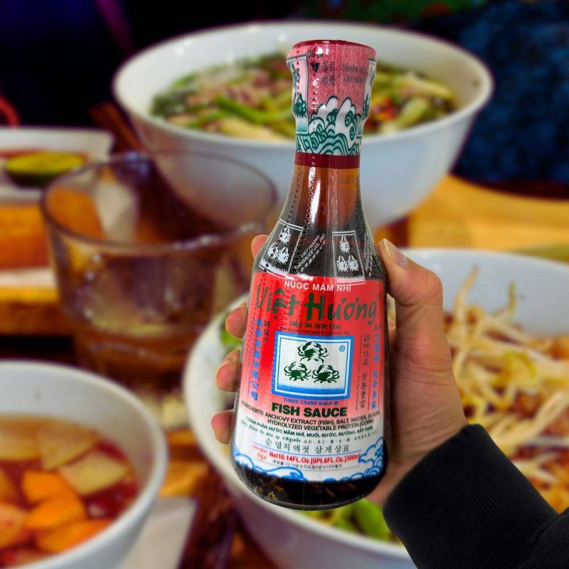 slide 4 of 4, Three Crabs Fish Sauce - 14 fl oz, 14 fl oz