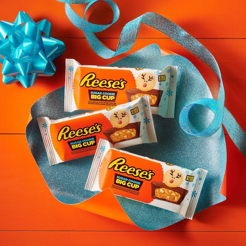 slide 3 of 7, REESE's Christmas Milk Chocolate Peanut Butter Sugar Cookie Candy King Size - 2.6oz, 2.6 oz