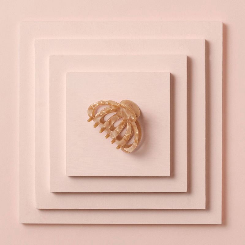 slide 6 of 7, The Hair Edit Jellyfish Clip - Latte, 1 ct