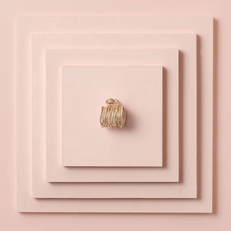 slide 7 of 8, The Hair Edit Gilded Wrap Clip, 1 ct