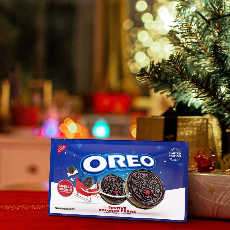 slide 4 of 17, Oreo Red and Green Festive Limited Edition Christmas Cookies - 7.14oz/14ct, 7.14 oz, 14 ct