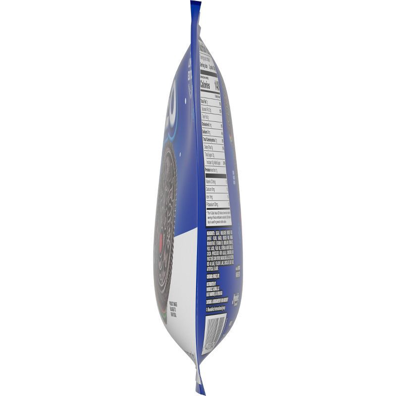 slide 11 of 17, Oreo Red and Green Festive Limited Edition Christmas Cookies - 7.14oz/14ct, 7.14 oz, 14 ct