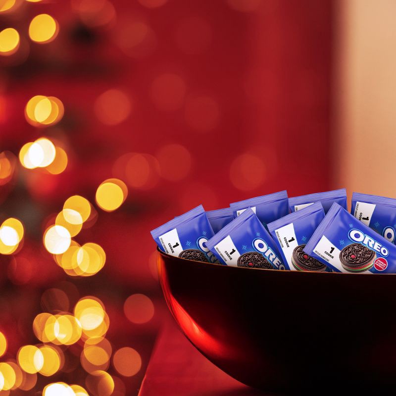 slide 6 of 14, Oreo Red and Green Festive Jumbo Bag Limited Edition Christmas Cookies - 22.95oz/45ct, 22.95 oz, 45 ct