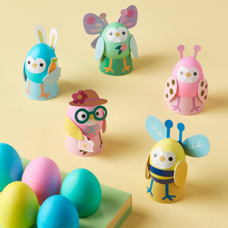 slide 2 of 3, Featherly Friends™ 4pc Easter Egg Decorating Kit - Spritz™, 4 ct