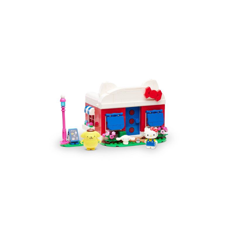 slide 10 of 19, BLDR Hello Kitty and Friends Hello Kitty's Dream Cafe Building Set with Hello Kitty, Cinnamoroll, and Pompompurin Minifigures, 1 ct