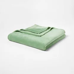 Twin/Twin XL Plush Blanket Sage Green - Room Essentials™