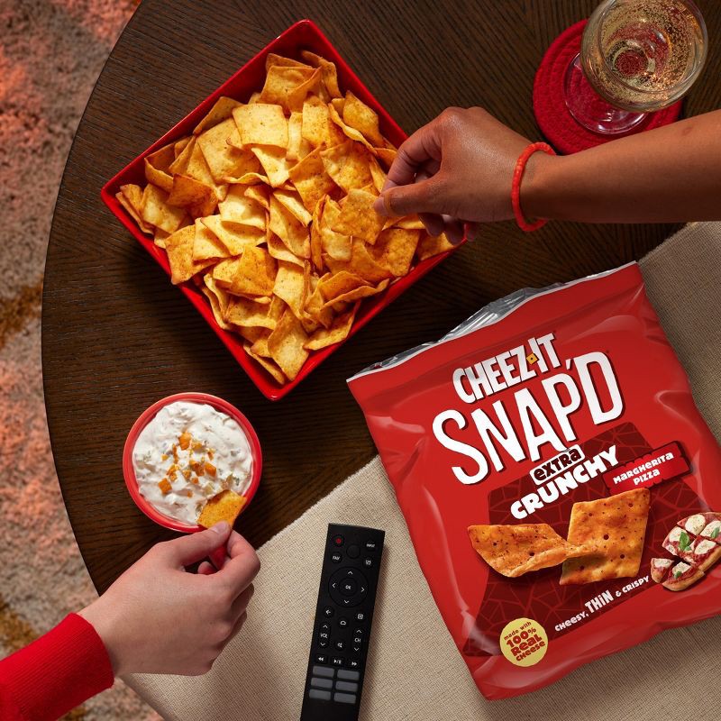 slide 5 of 9, Cheez-It Snap'd Crackers Extra Crunchy Thin Crust Margherita Pizza - 7.5oz, 7.5 oz