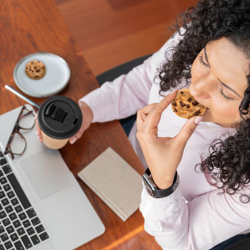 slide 5 of 12, Chips Ahoy! Chunky Chocolate Cookie Caramel Family Size - 13.88oz, 13.88 oz