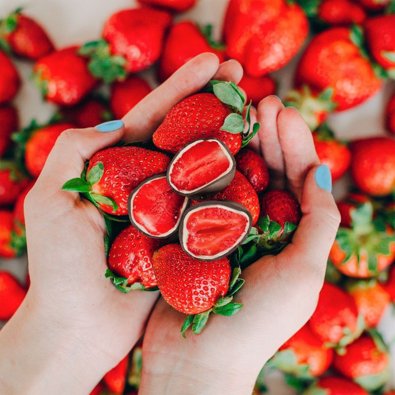 slide 6 of 7, Tru Fru White & Dark Chocolate Frozen Strawberries - 8oz, 8 oz