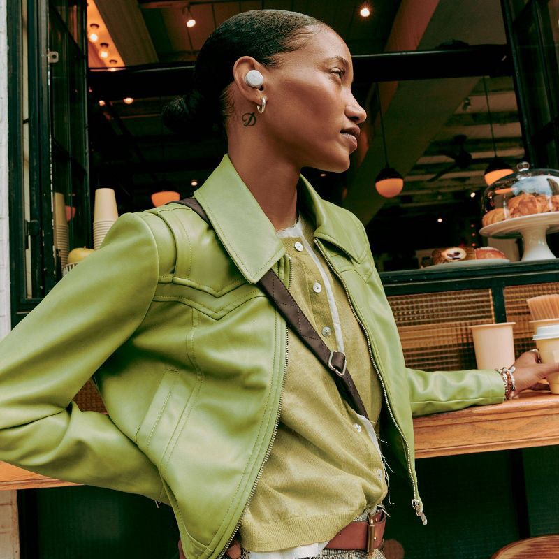 slide 9 of 12, Bose QuietComfort Wireless Noise Cancelling Bluetooth Earbuds - White Smoke, 1 ct