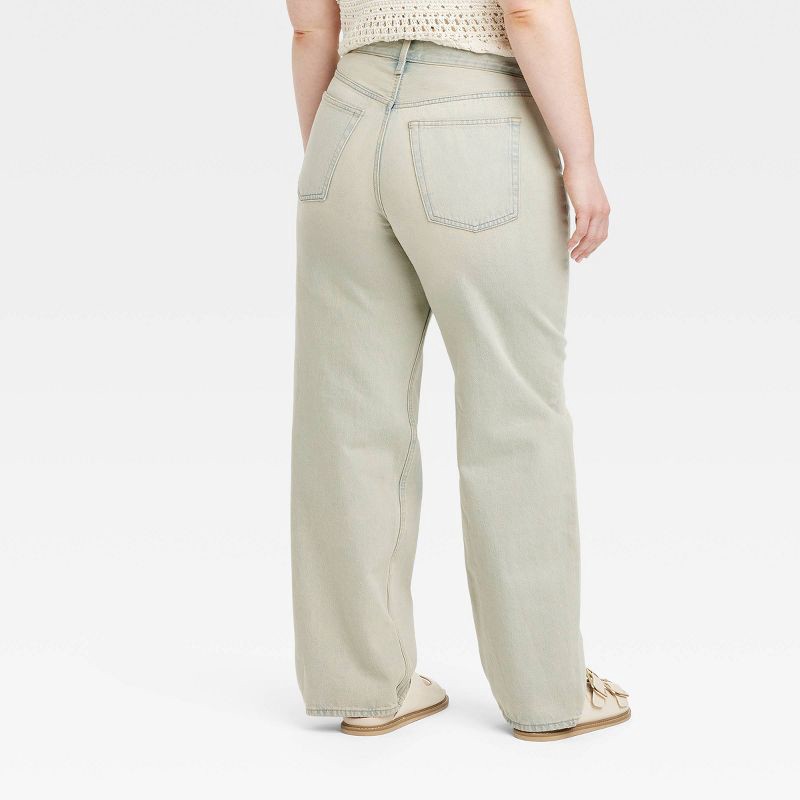 slide 5 of 6, Women's Mid-Rise 90's Baggy Jeans - Universal Thread™ Vintage Light Wash 6: Heavyweight Denim, Relaxed Fit, 1 ct