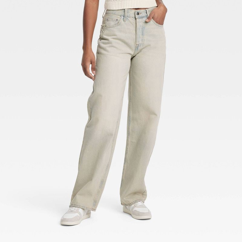 slide 1 of 6, Women's Mid-Rise 90's Baggy Jeans - Universal Thread™ Vintage Light Wash 10: Heavyweight Denim, Relaxed Fit, 1 ct
