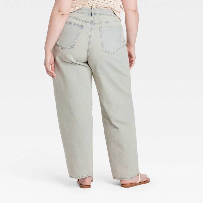 slide 2 of 6, Women's Mid-Rise 90's Baggy Jeans - Universal Thread™ Vintage Light Wash 17: Heavyweight Denim, Relaxed Fit, 1 ct