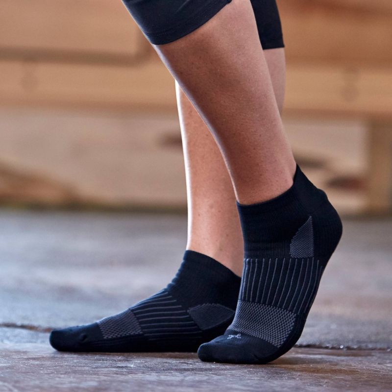 slide 2 of 7, Tommie Copper Sport Low Cut Socks 3pk - S/M: Nylon, Polyester, Spandex Blend, 3 ct