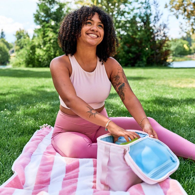 slide 3 of 5, Hydro Flask Insulated Lunch Bag - Trillium: Zipper Closure, Polyester, Solid Pattern, 1 ct