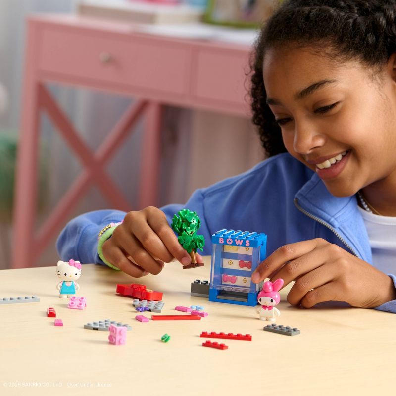 slide 15 of 20, BLDR Hello Kitty and Friends Badtz-Maru's Convertible Building Set with Badtz-Maru and Pompompurin Minifigures, 1 ct