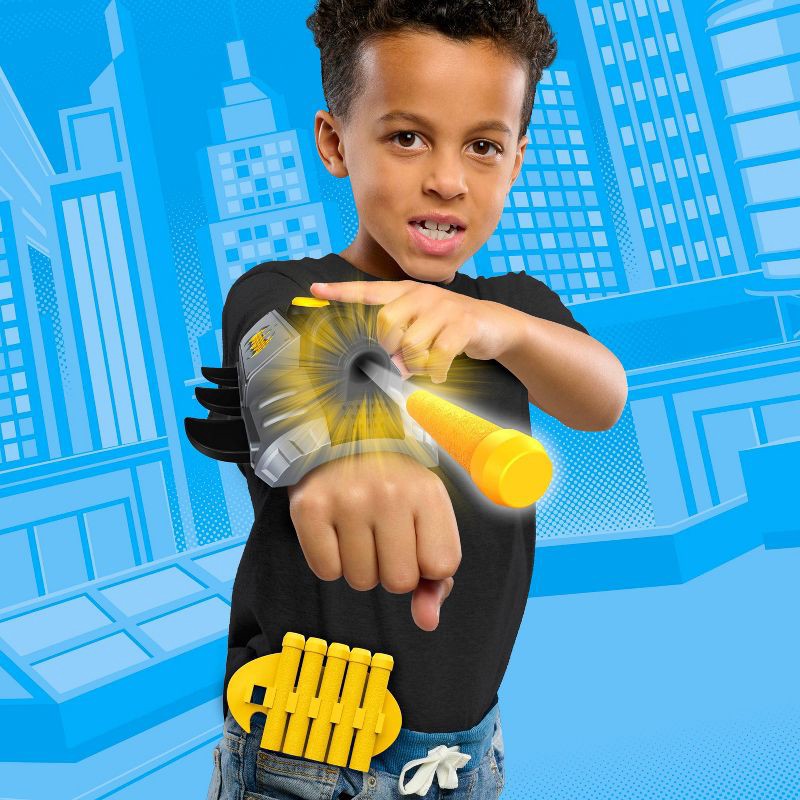 slide 4 of 5, DC Comics Batman Ultimate Gauntlet Launcher, 1 ct
