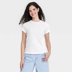 Women's Short Sleeve Crewneck T-Shirt - Universal Thread™ White XL: 100% Cotton, Relaxed Fit, Crew Neck, Jersey Fabric, Machine Washable