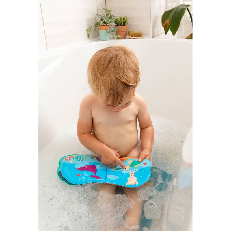 slide 6 of 9, Sophie la girafe Bathtime Gift Set, 1 ct