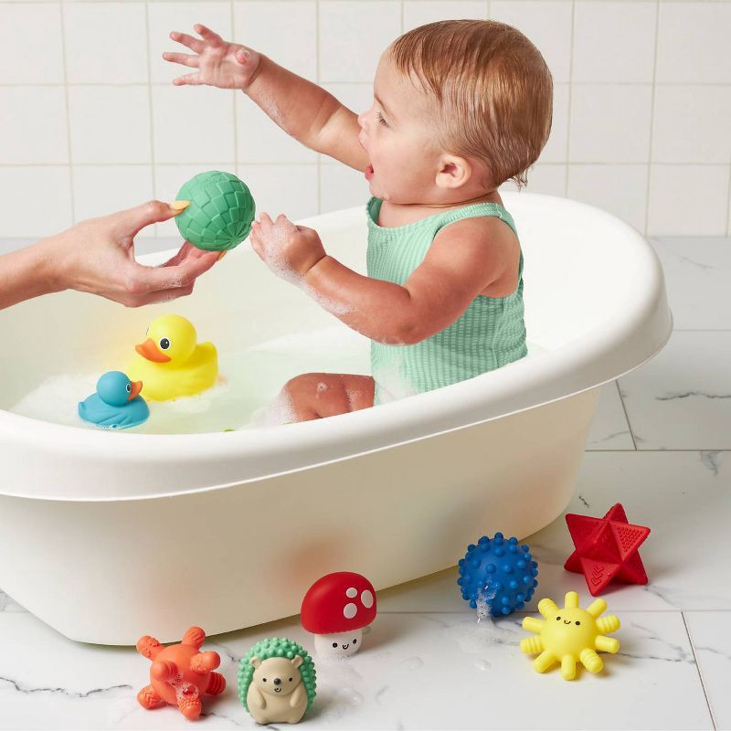 slide 3 of 10, Itzy Ritzy Itzy Splash Gift Set with Sensory Shapes, Bath Squirters, and Duckies - 10pc, 10 ct