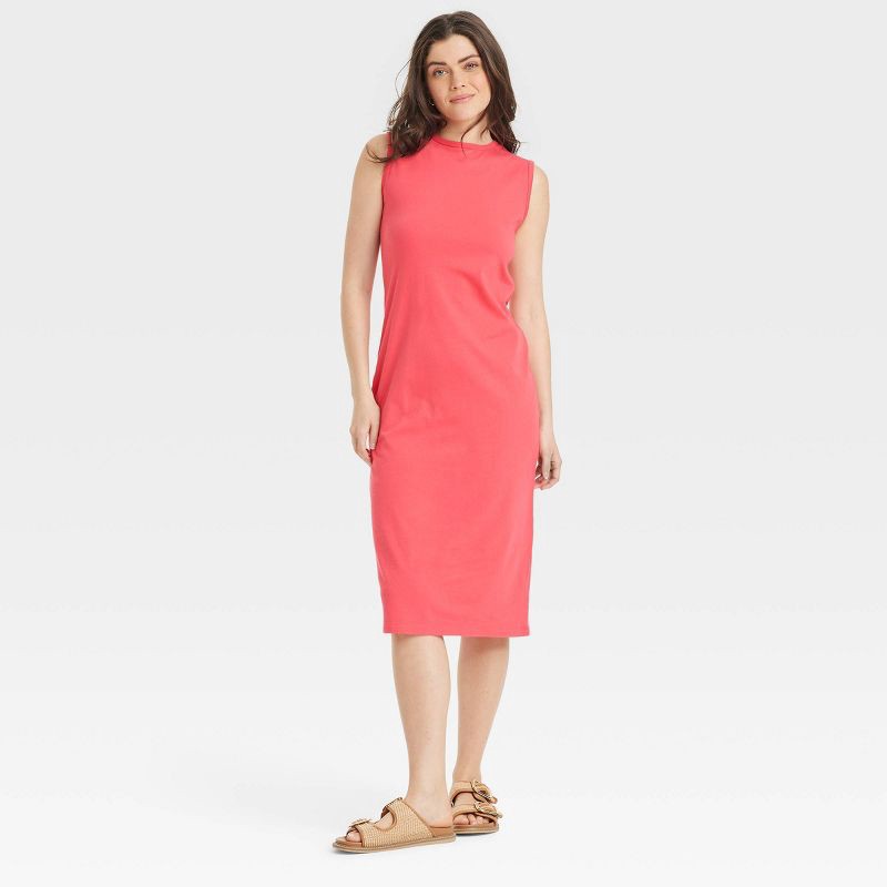 green emerald velvet dress SLEEVELESS MAXI DRESS WITH KEYHOLE BACK – Maggy London