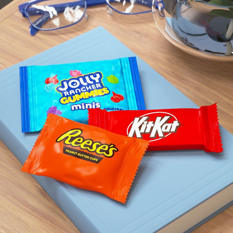 slide 3 of 7, Reese's, Jolly Rancher, Kit Kat Assorted Snack Size Candy Party Bag - 30.03oz, 30.03 oz