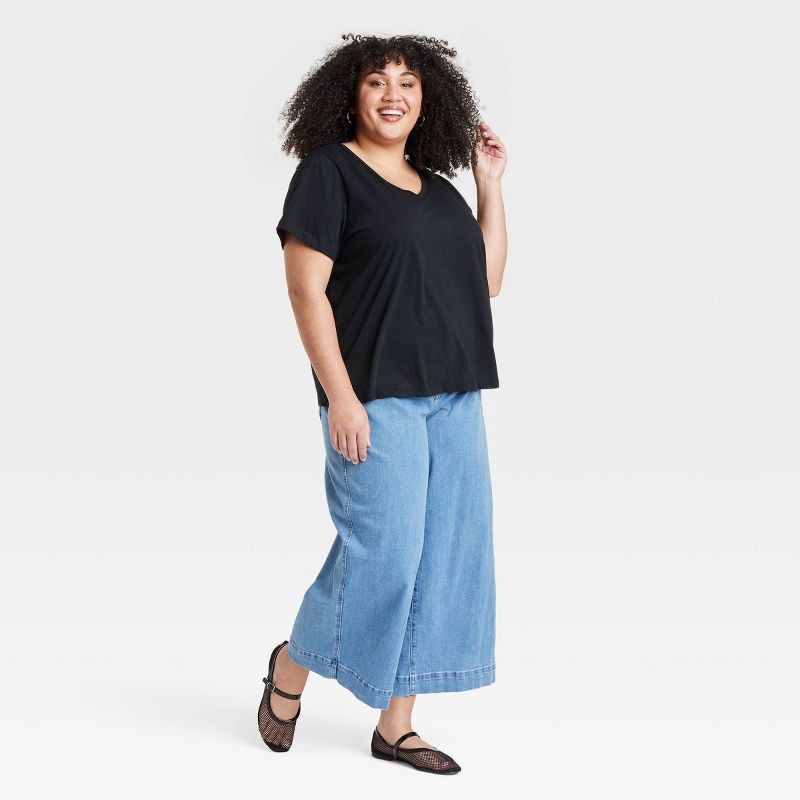 slide 3 of 3, Women's Short Sleeve V-Neck T-Shirt - Ava & Viv™ Black 3X: Midweight, Pullover, Below Waist, 1 ct