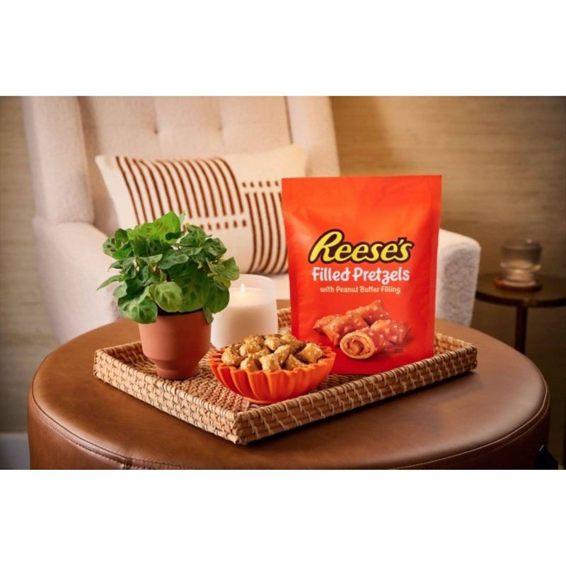 slide 3 of 4, Reese's Peanut Butter Filled Pretzels - 9oz, 9 oz