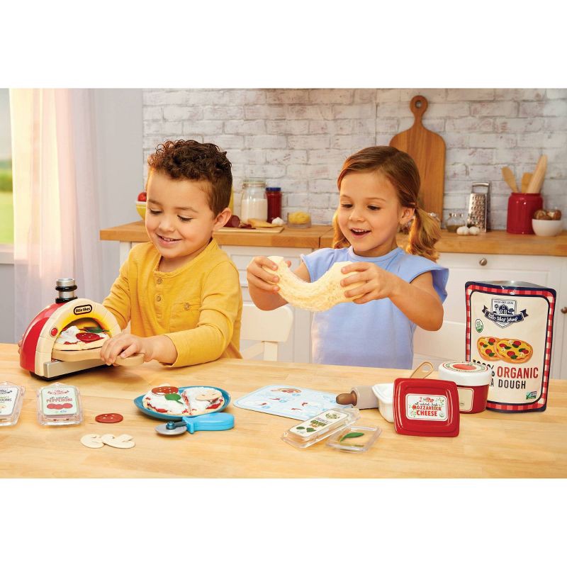 slide 3 of 6, Little Tikes Creative Chefs Pizza Kit with Special Make-It Mix Play Sand 18+ Accessories, 1 ct