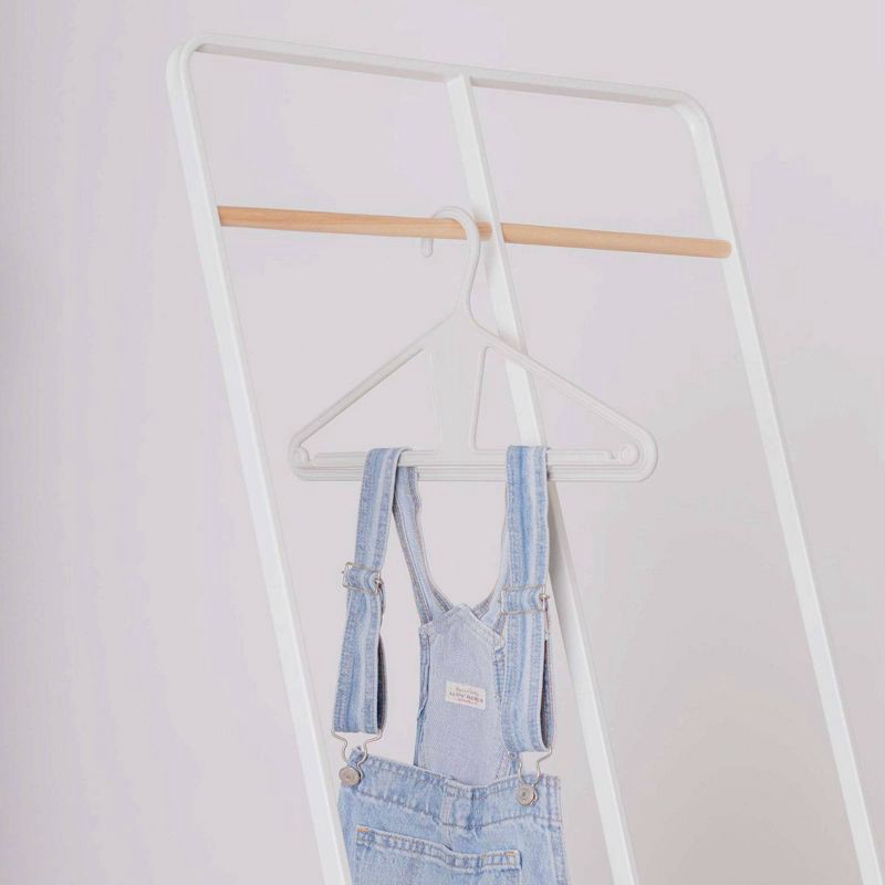 slide 7 of 9, Kangaroo Hangers 10pk Original Clothes Hangers White, 10 ct