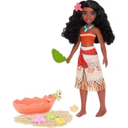 Disney Princess Ocean Friends Moana Doll with Moldable Sand, Animal Friend & 8 Accessories