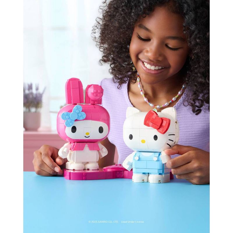 slide 12 of 14, BLDR Deluxe Large-Form Buildable Character - Hello Kitty & My Melody: 742-Piece Plastic Set for Creative Thinking, 1 ct