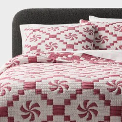 Full/Queen Matelasse Christmas Quilt Set Red - Threshold™