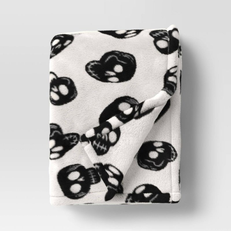 slide 1 of 5, Skulls Plush Throw Blanket - Hyde and EEK! Boutique™, 1 ct