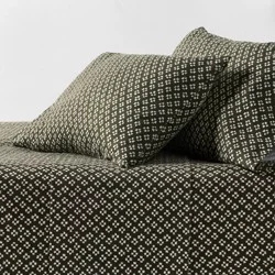 King Christmas Ultra Soft Flannel Sheet Set Green Geo - Threshold™