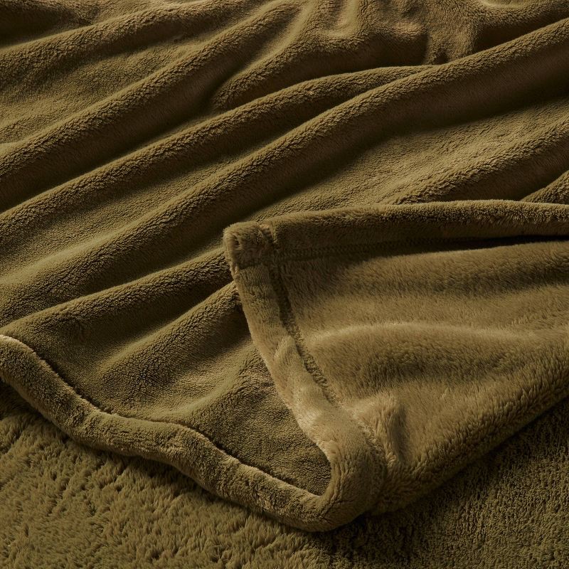 slide 3 of 3, Full/Queen Ultra Plush Blanket Green - Threshold™, 1 ct