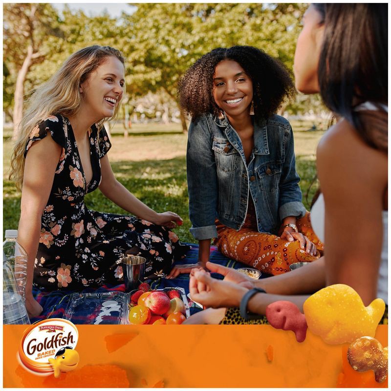 slide 5 of 8, Goldfish Crackers Big Smiles Variety Pack with Cheddar, Colors and Pretzels Snack Packs - 29oz/30ct, 29 oz, 30 ct