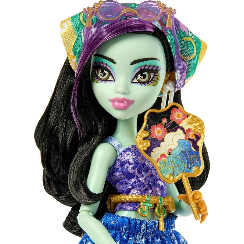 slide 3 of 6, Monster High Skulltimate Secrets Gore-geous Oasis Playset, Jinafire Long Doll and Accessories, 1 ct