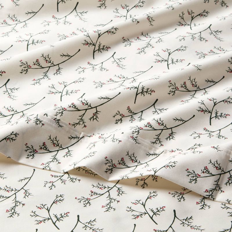 slide 3 of 4, Queen 400 Thread Count Christmas Holiday Performance Sheet Set Holly - Threshold™, 1 ct