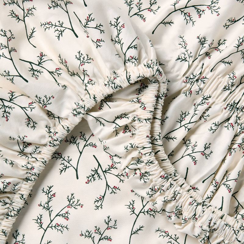 slide 4 of 4, Full 400 Thread Count Christmas Holiday Performance Sheet Set Holly - Threshold™, 1 ct