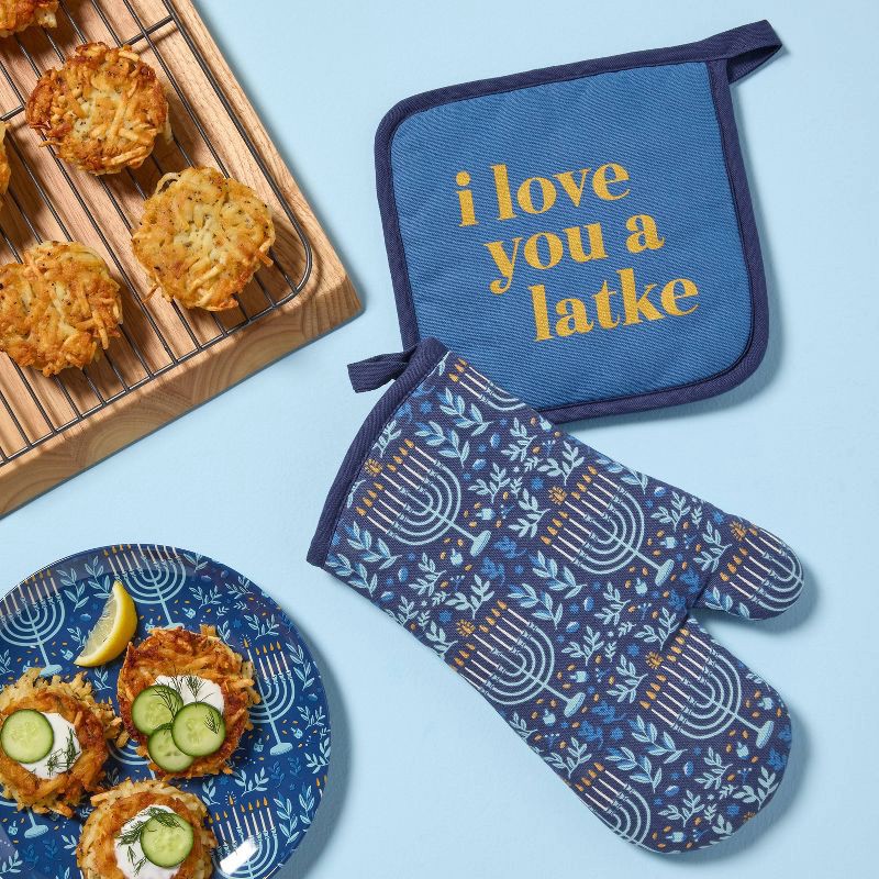 slide 2 of 3, Oven Mitt and Pot Holder Set - Spritz™, 1 ct