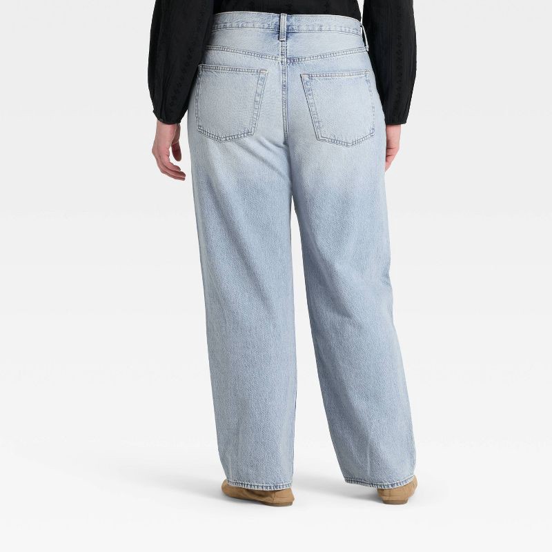 slide 5 of 5, Women's Mid-Rise 90's Baggy Denim Jeans - Universal Thread™ Light Wash 4, 1 ct