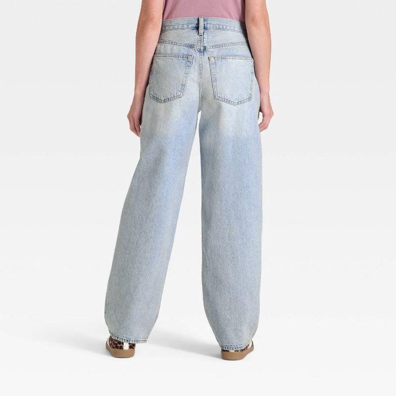 slide 2 of 5, Women's Mid-Rise 90's Baggy Denim Jeans - Universal Thread™ Light Wash 14, 1 ct