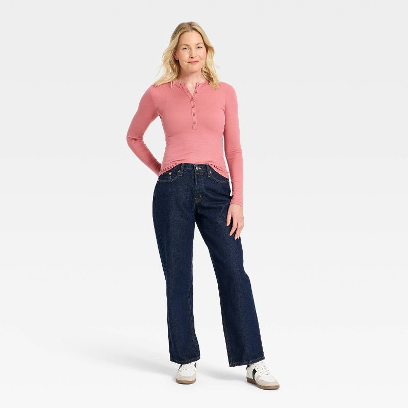 slide 3 of 5, Women's Mid-Rise 90's Baggy Denim Jeans - Universal Thread™ Dark Wash 16, 1 ct