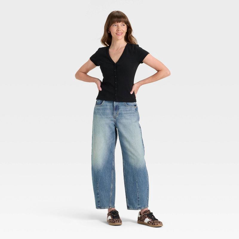 slide 3 of 5, Women's High-Rise Easy Barrel Ankle Jeans - Universal Thread™ Medium Wash 12, 1 ct