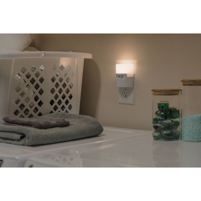 slide 7 of 7, Energizer Half Cup Dimmable Light Sensing LED Nightlight White, 1 ct