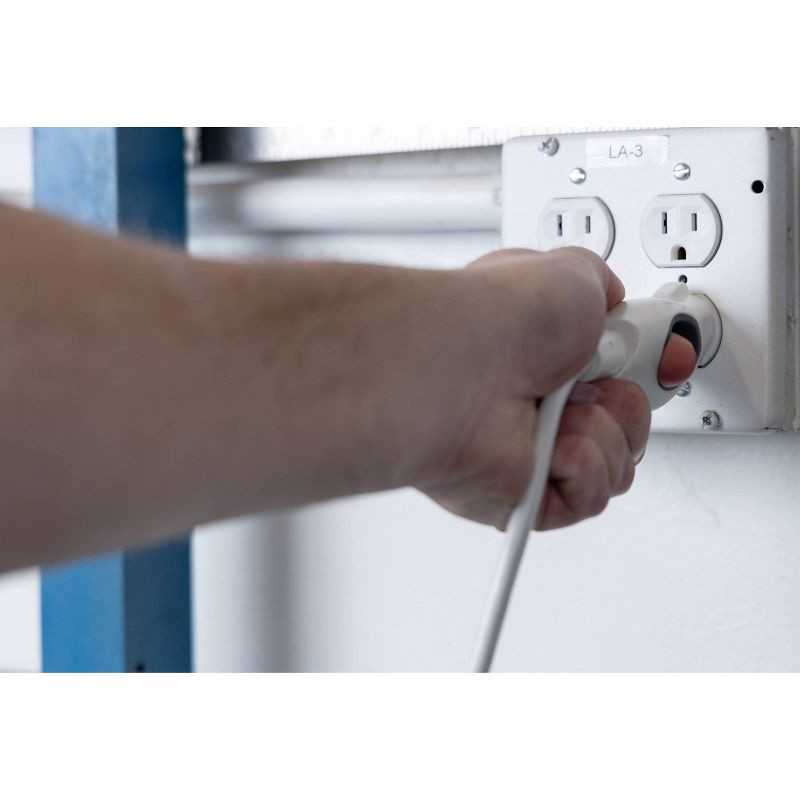 slide 6 of 9, General Electric GE 50' 3-Outlet EZGrip Grounded Indoor-Outdoor Extension Cord White, 1 ct